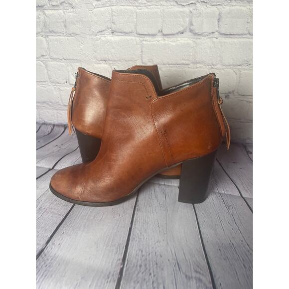 Bata Ankle Boots Women's 40 / 8.5 Brown Leather Distressed Zip Block Heel Bootie - Picture 8 of 9